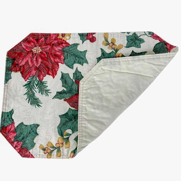 Poinsettia Christmas Placemats Set 4 Cloth Textured Red Green Octagon 16x12 - Picture 5 of 9